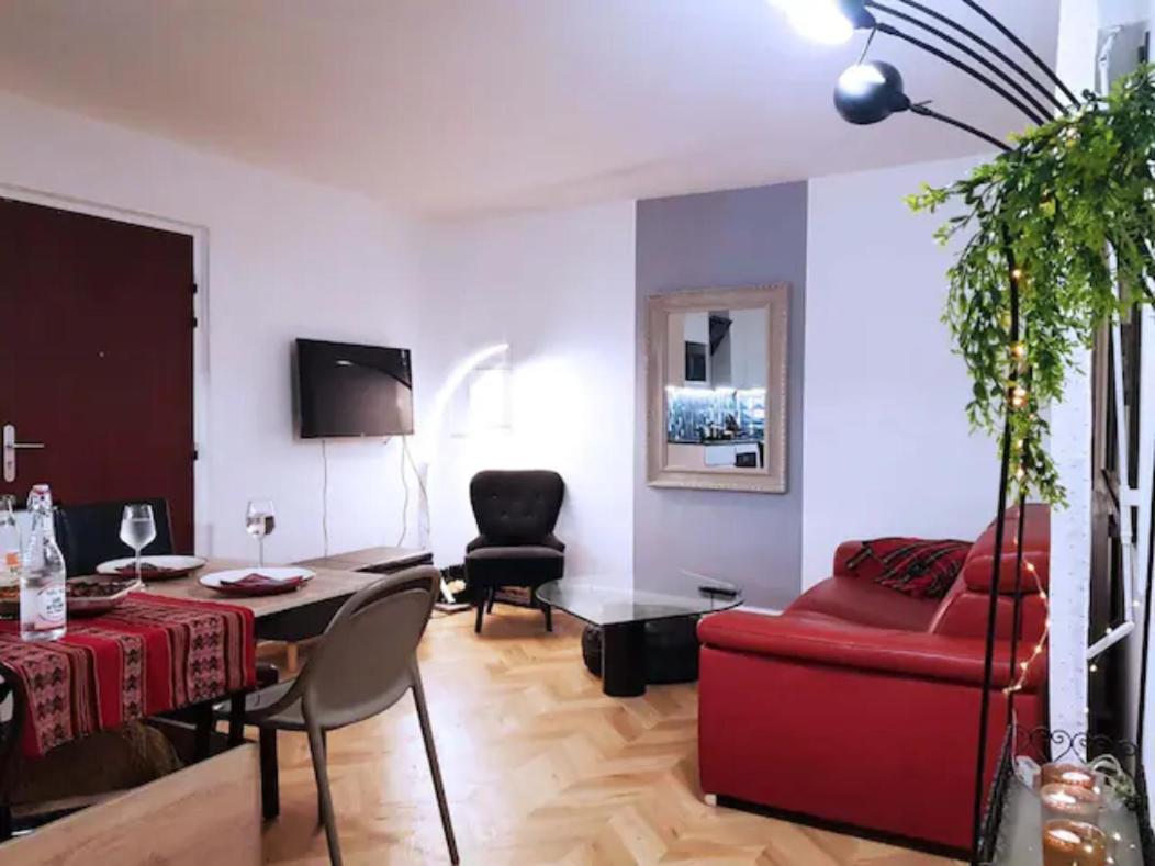 Pretty And Neat Bedroom In My Cosy Appartment. Puteaux Exteriör bild